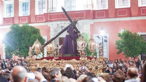 sevilla pais|La procesión magna se celebra en Sevilla con。